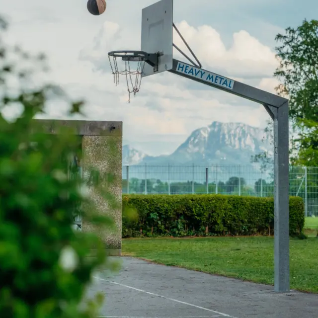 Basketball mit Berg panorama ... loving it :-)